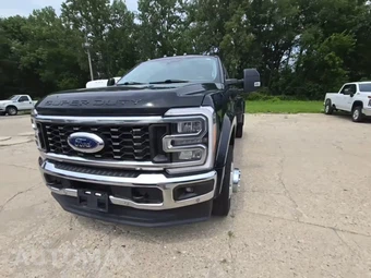 2023 Ford Super Duty F-450 LARIAT Crew Cab Long Bed DRW