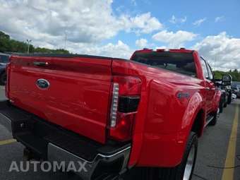 2023 Ford Super Duty F-450 LARIAT Crew Cab Long Bed DRW - miniatura 4