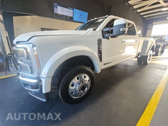 2023 Ford Super Duty F-450 LARIAT Crew Cab Long Bed DRW