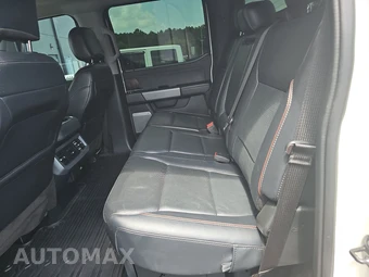 2023 Ford Super Duty F-450 LARIAT Crew Cab Long Bed DRW - miniatura 13
