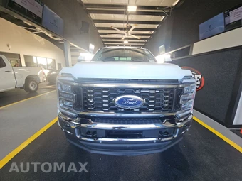 2023 Ford Super Duty F-450 LARIAT Crew Cab Long Bed DRW - miniatura 2