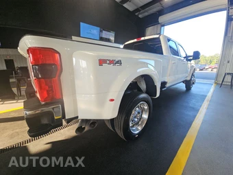 2023 Ford Super Duty F-450 LARIAT Crew Cab Long Bed DRW - miniatura 4