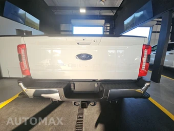 2023 Ford Super Duty F-450 LARIAT Crew Cab Long Bed DRW - miniatura 5