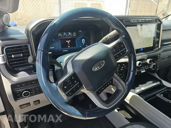2023 Ford Super Duty F-450 Limited Crew Cab Long Bed DRW - miniatura 10