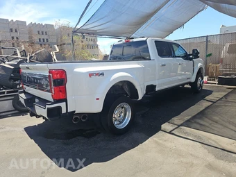 2023 Ford Super Duty F-450 Limited Crew Cab Long Bed DRW - miniatura 4