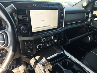 2023 Ford Super Duty F-450 Platinum Crew Cab Long Bed DRW - miniatura 11