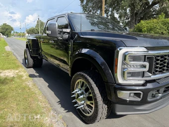 2023 Ford Super Duty F-450 Platinum Crew Cab Long Bed DRW - miniatura 12