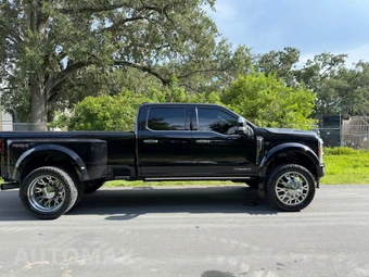 2023 Ford Super Duty F-450 Platinum Crew Cab Long Bed DRW - miniatura 16