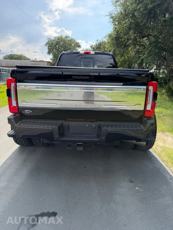 2023 Ford Super Duty F-450 Platinum Crew Cab Long Bed DRW - miniatura 17