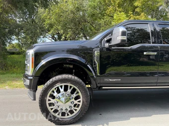 2023 Ford Super Duty F-450 Platinum Crew Cab Long Bed DRW - miniatura 5