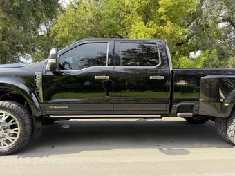 2023 Ford Super Duty F-450 Platinum Crew Cab Long Bed DRW - miniatura 6