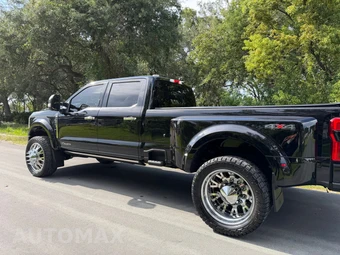 2023 Ford Super Duty F-450 Platinum Crew Cab Long Bed DRW - miniatura 8