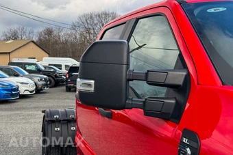 2023 Ford Super Duty F-550 Cab Chassis XL Crew Cab DRW - miniatura 10