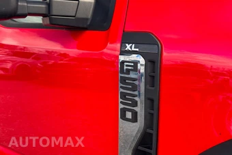2023 Ford Super Duty F-550 Cab Chassis XL Crew Cab DRW - miniatura 11