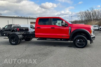 2023 Ford Super Duty F-550 Cab Chassis XL Crew Cab DRW - miniatura 2