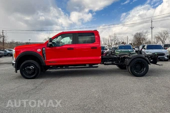 2023 Ford Super Duty F-550 Cab Chassis XL Crew Cab DRW - miniatura 6