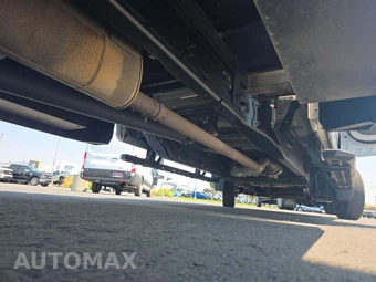 2023 Ford Super Duty F-550 Cab Chassis XL Crew Cab DRW - miniatura 13