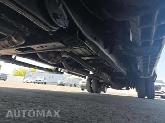 2023 Ford Super Duty F-550 Cab Chassis XL Crew Cab DRW - miniatura 4