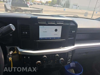 2023 Ford Super Duty F-550 Cab Chassis XL Crew Cab DRW - miniatura 7