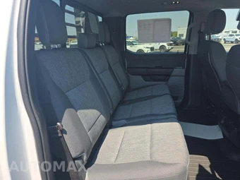 2023 Ford Super Duty F-550 Cab Chassis XL Crew Cab DRW - miniatura 12
