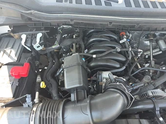 2023 Ford Super Duty F-550 Cab Chassis XL Crew Cab DRW - miniatura 17