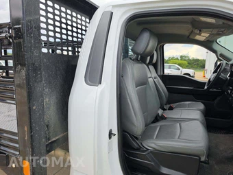 2023 Ford Super Duty F-550 Cab Chassis XL Regular Cab DRW - miniatura 12