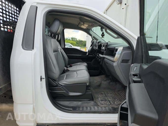 2023 Ford Super Duty F-550 Cab Chassis XL Regular Cab DRW - miniatura 14