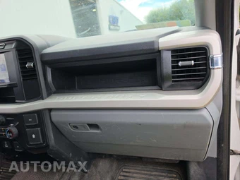2023 Ford Super Duty F-550 Cab Chassis XL Regular Cab DRW - miniatura 15