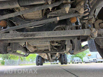 2023 Ford Super Duty F-550 Cab Chassis XL Regular Cab DRW - miniatura 16