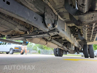 2023 Ford Super Duty F-550 Cab Chassis XL Regular Cab DRW - miniatura 4