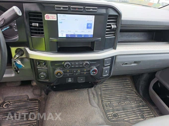 2023 Ford Super Duty F-550 Cab Chassis XL Regular Cab DRW - miniatura 7