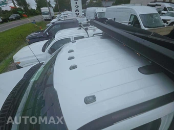 2023 Ford Super Duty F-550 Cab Chassis XL Regular Cab DRW - miniatura 12