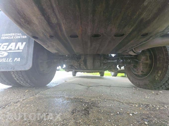 2023 Ford Super Duty F-550 Cab Chassis XL Regular Cab DRW - miniatura 13