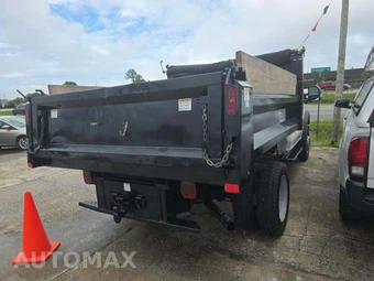 2023 Ford Super Duty F-550 Cab Chassis XL Regular Cab DRW - miniatura 3