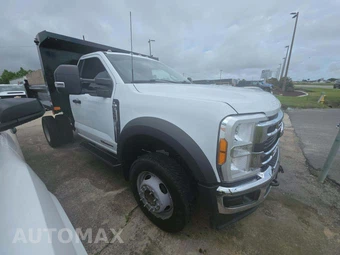 2023 Ford Super Duty F-550 Cab Chassis XL Regular Cab DRW - miniatura 4