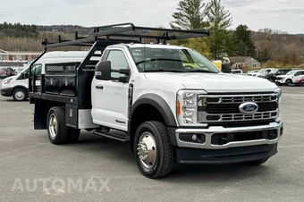 2023 Ford Super Duty F-550 Cab Chassis XL Regular Cab DRW - miniatura 1