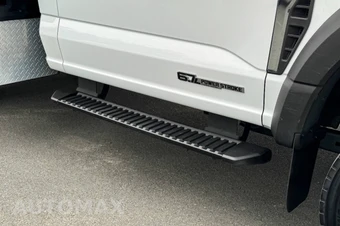 2023 Ford Super Duty F-550 Cab Chassis XL Regular Cab DRW - miniatura 12