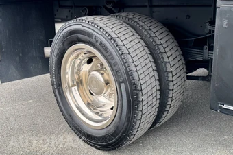 2023 Ford Super Duty F-550 Cab Chassis XL Regular Cab DRW - miniatura 16
