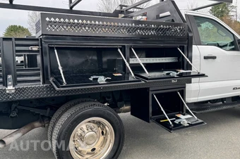 2023 Ford Super Duty F-550 Cab Chassis XL Regular Cab DRW - miniatura 17