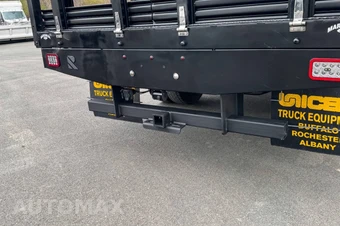 2023 Ford Super Duty F-550 Cab Chassis XL Regular Cab DRW - miniatura 18