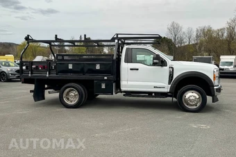2023 Ford Super Duty F-550 Cab Chassis XL Regular Cab DRW - miniatura 2