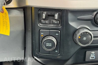 2023 Ford Super Duty F-550 Cab Chassis XL Regular Cab DRW - miniatura 31