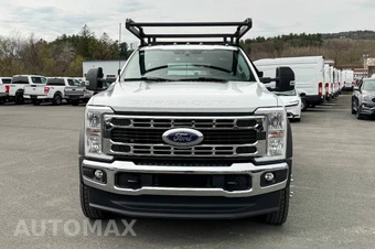 2023 Ford Super Duty F-550 Cab Chassis XL Regular Cab DRW - miniatura 8