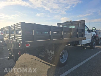 2023 Ford Super Duty F-600 Cab Chassis XL Regular Cab DRW - miniatura 4