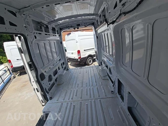 2023 Ford Transit 250 Cargo Van High Roof 148.0" WB - miniatura 13