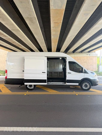 2023 Ford Transit 250 Cargo Van High Roof 148.0" WB - miniatura 10