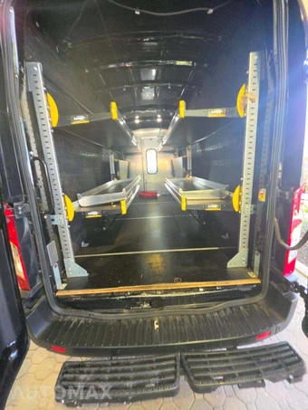 2023 Ford Transit 250 Cargo Van High Roof 148.0" WB - miniatura 13