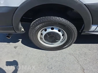 2023 Ford Transit 250 Cargo Van Low Roof 130.0" WB - miniatura 10