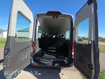 2023 Ford Transit 350 HD Passenger Van XLT DRW High Roof 148.0" WB - miniatura 12
