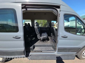 2023 Ford Transit 350 HD Passenger Van XLT DRW High Roof 148.0" WB - miniatura 14